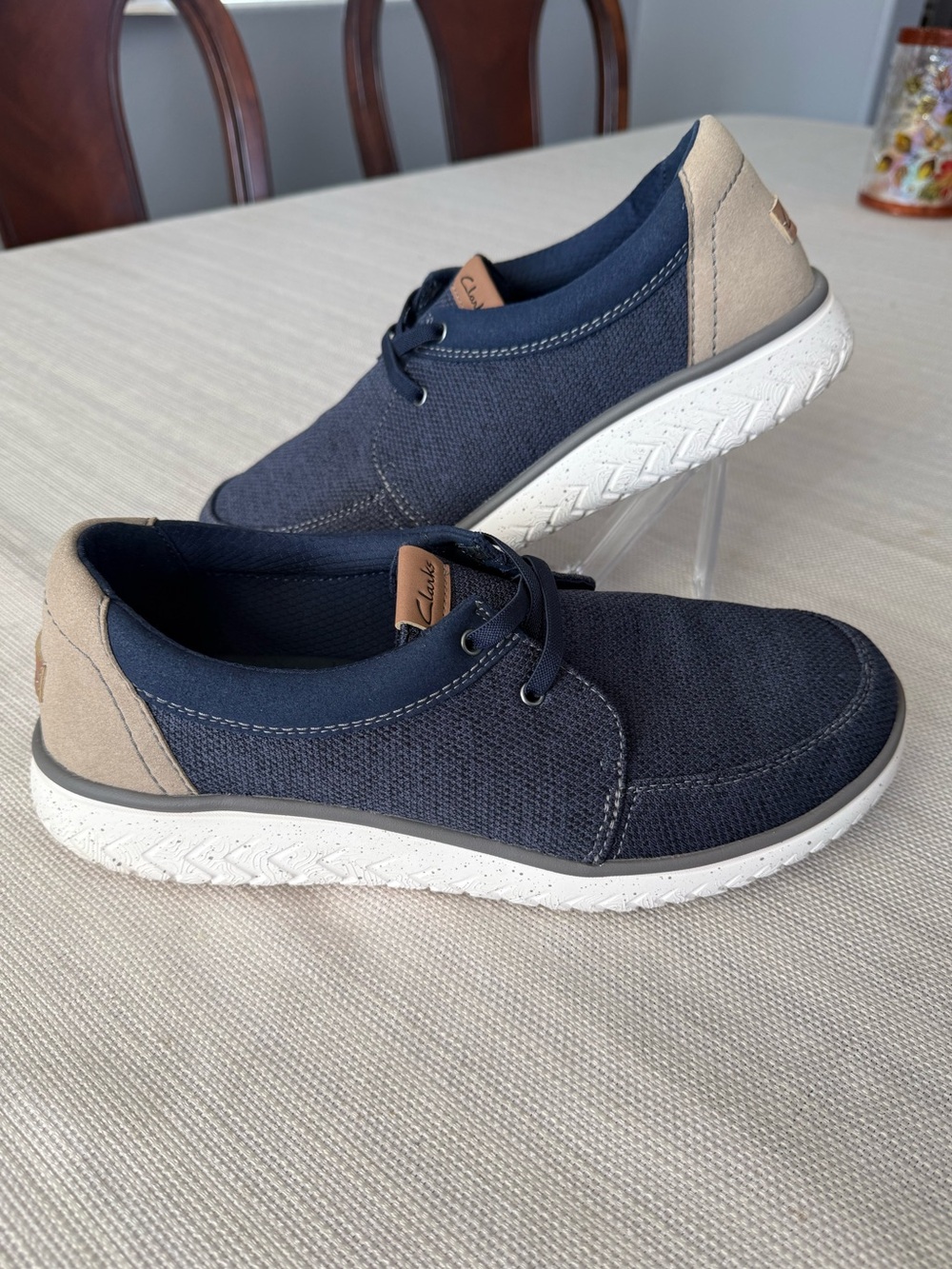 Clarks Men’s relaxlite lace Navy Sneaker with Tan Heel Accent